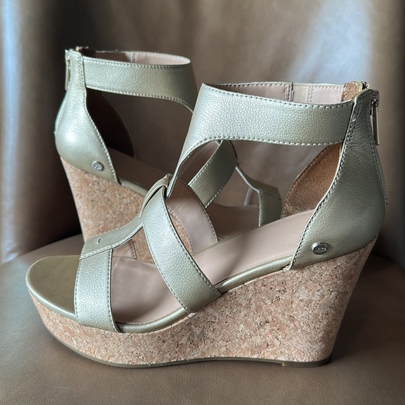 UGG Whitney wedge metallic sandals - Picture 6 of 6